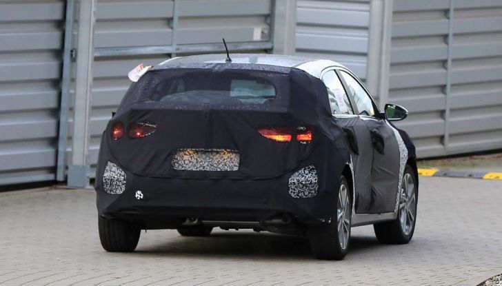 Kia Ceed 2017, prime immagini spia della nuova generazione - Foto 16 di 16