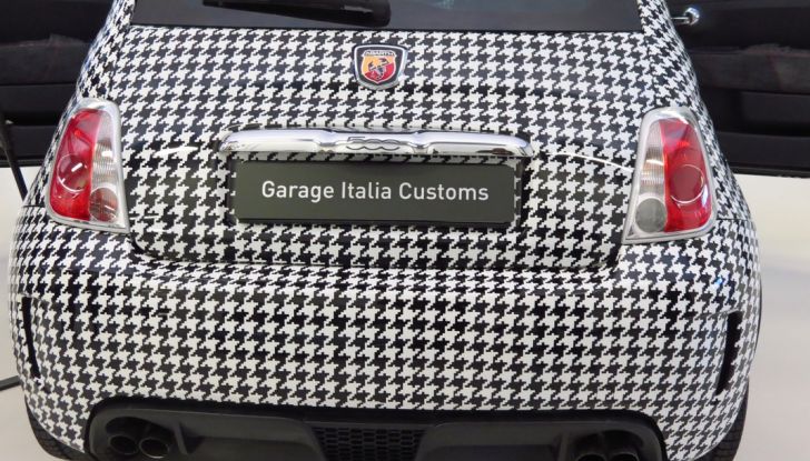 lapo elkann vende la fiat 500 pied de pouleposteriore