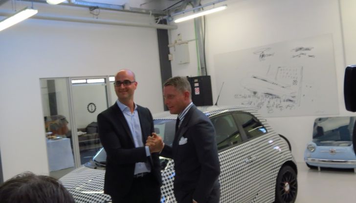 Lapo elkann vende la fiat 500 pied de poule e non solo 39
