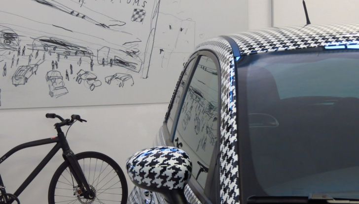 lapo elkann vende la fiat 500 pied de poule e non solo 9