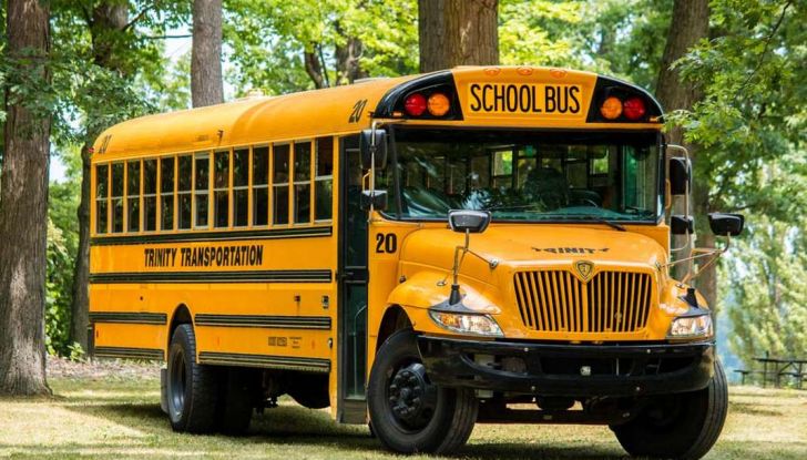 Lo scuolabus più veloce al mondo: motore a reazione e 590 km orari! - Foto 6 di 9