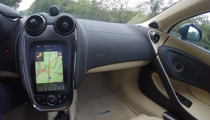 McLaren 570GT prova su strada e prestazioni - Foto 14 di 20