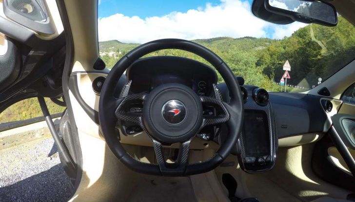 McLaren 570GT prova su strada e prestazioni - Foto 11 di 20