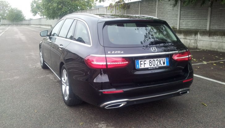 Nuova Mercedes Classe E Station Wagon: prova su strada e prestazioni - Foto 19 di 20
