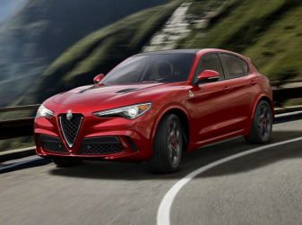 Alfa Romeo Stelvio, il motore 2.2 Diesel 180 CV amplia la gamma