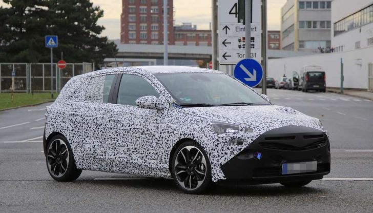 Opel Corsa 5 porte, prime foto spia dei test su strada - Foto 14 di 19