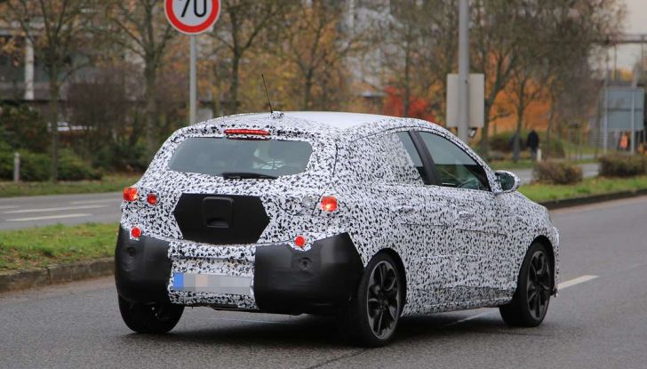 Opel Corsa 5 porte, prime foto spia dei test su strada - Foto 19 di 19