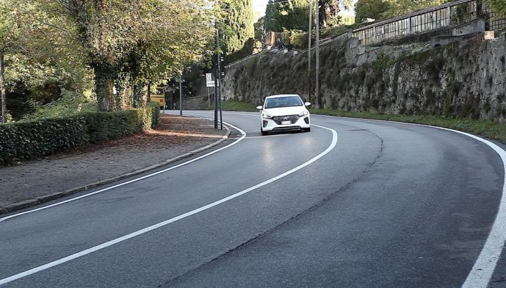 Hyundai Ioniq Hybrid 2016: la nostra prova su strada - Foto 5 di 31