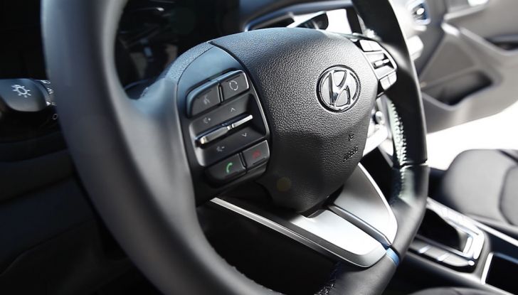 Hyundai Ioniq Hybrid 2016: la nostra prova su strada - Foto 20 di 31