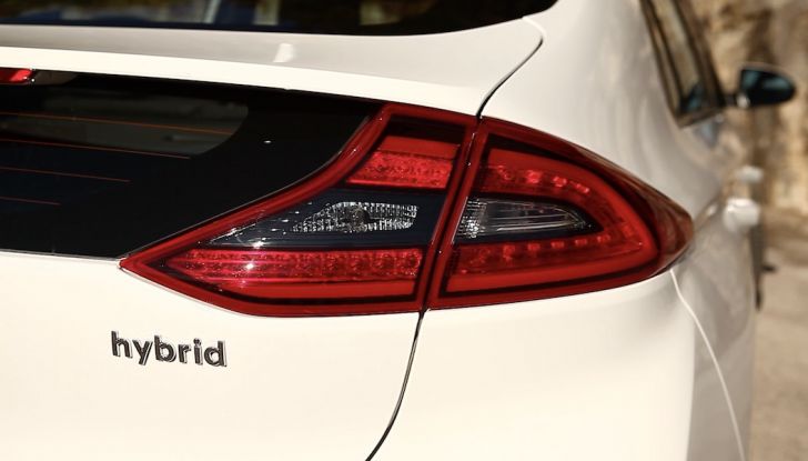 Hyundai Ioniq Hybrid 2016: la nostra prova su strada - Foto 27 di 31