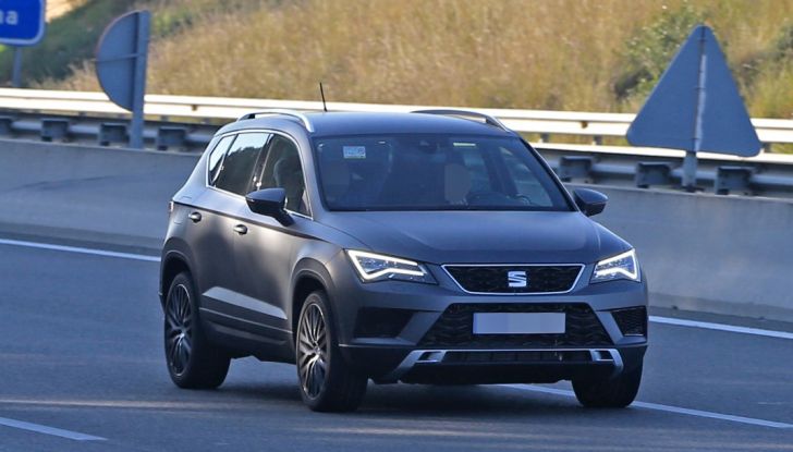 Seat Ateca Cupra, foto spia del SUV sportivo da 290 cavalli - Foto 1 di 10