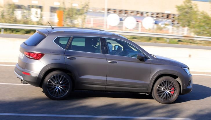 Seat Ateca Cupra, foto spia del SUV sportivo da 290 cavalli - Foto 6 di 10