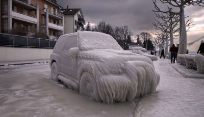 Spray per scongelare parabrezza e serrature: cos’è e come funziona