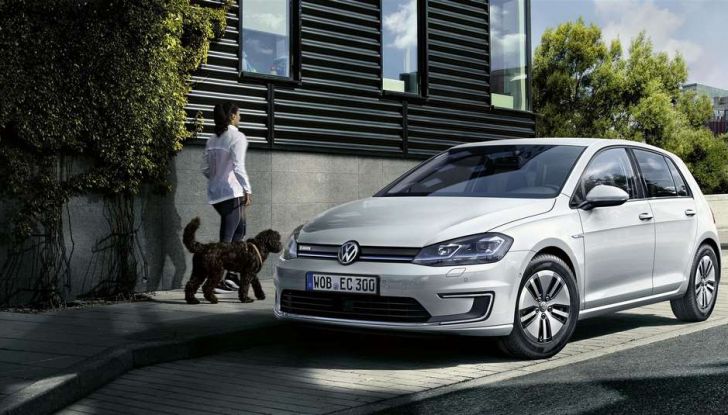 Volkswagen e-Golf 2017, l'elettrica debutta con un'autonomia di 300 km