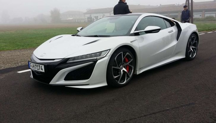 Nuova Honda NSX 2017, anteriore laterale.