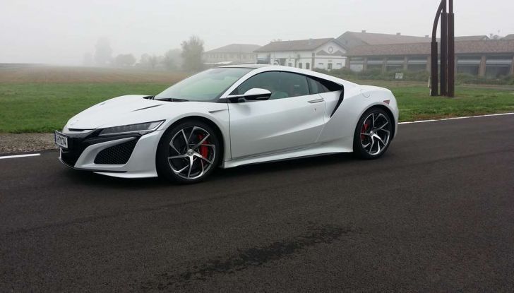 Nuova Honda NSX 2017, profilo.