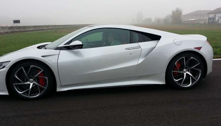 Nuova Honda NSX 2017, profilo.