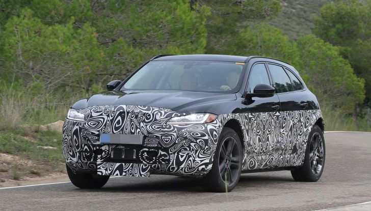Jaguar I-PACE, prime foto spia del SUV elettrico - Foto 1 di 9