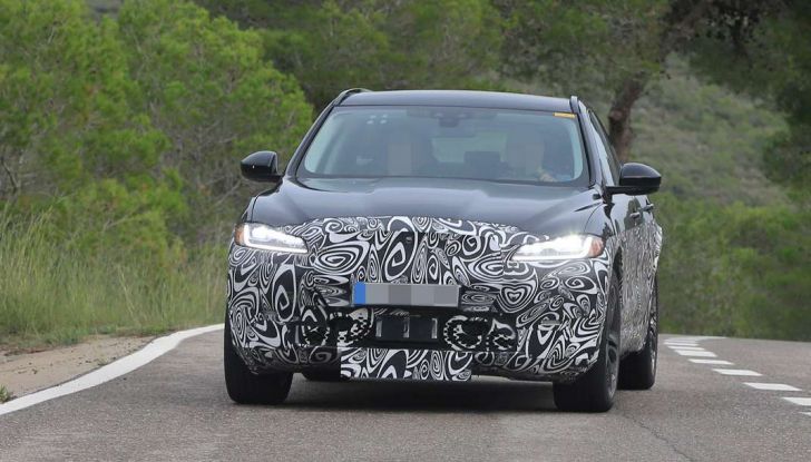 Jaguar I-PACE, prime foto spia del SUV elettrico - Foto 5 di 9