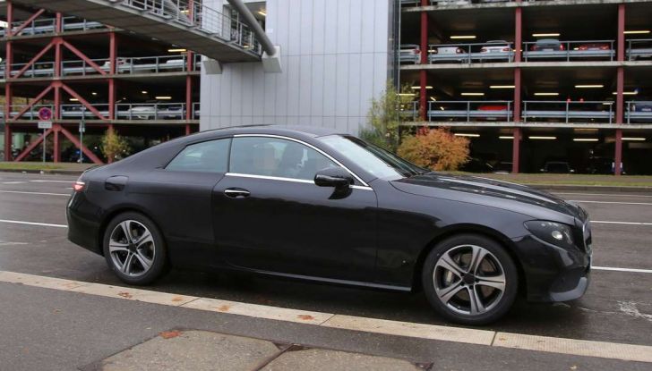 Mercedes Classe E Coupé, prime foto spia della nuova generazione - Foto 12 di 22