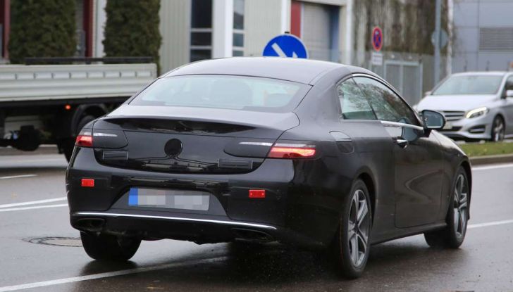 Mercedes Classe E Coupé, prime foto spia della nuova generazione - Foto 16 di 22