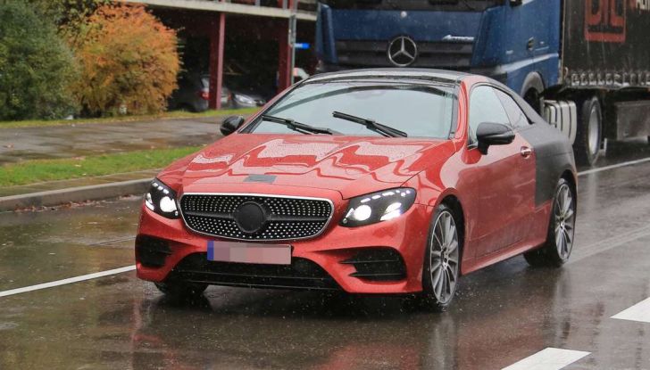 Mercedes Classe E Coupé, prime foto spia della nuova generazione - Foto 4 di 22