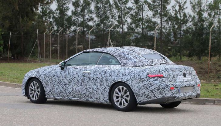 Mercedes Classe E Coupé, prime foto spia della nuova generazione - Foto 20 di 22