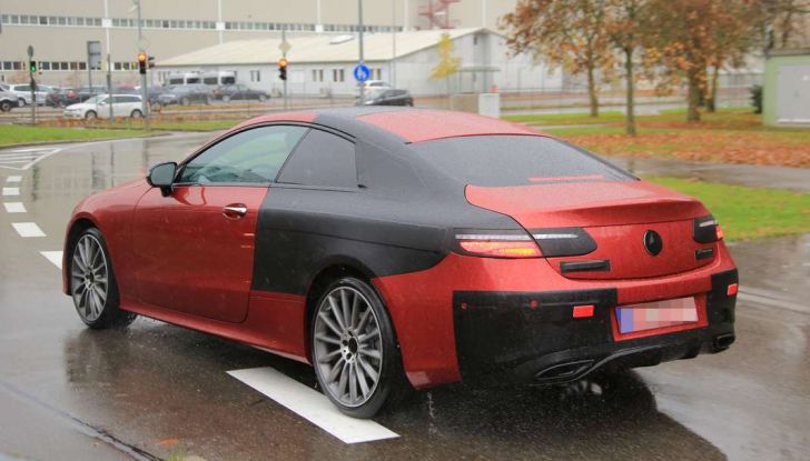 Mercedes Classe E Coupé, prime foto spia della nuova generazione - Foto 8 di 22