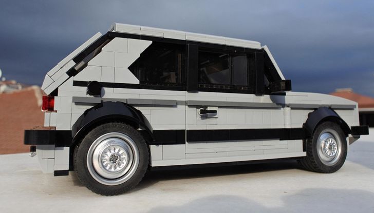 Volkswagen Golf Mk1 GTI con 1278 mattoncini di Lego - Foto 2 di 6