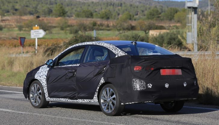 Hyundai Accent 2017 immagine spia, posteriore laterale