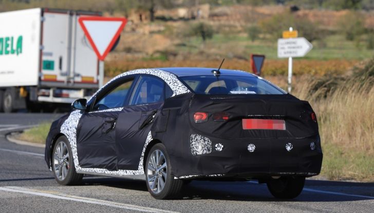 Hyundai Accent 2017 immagine spia.