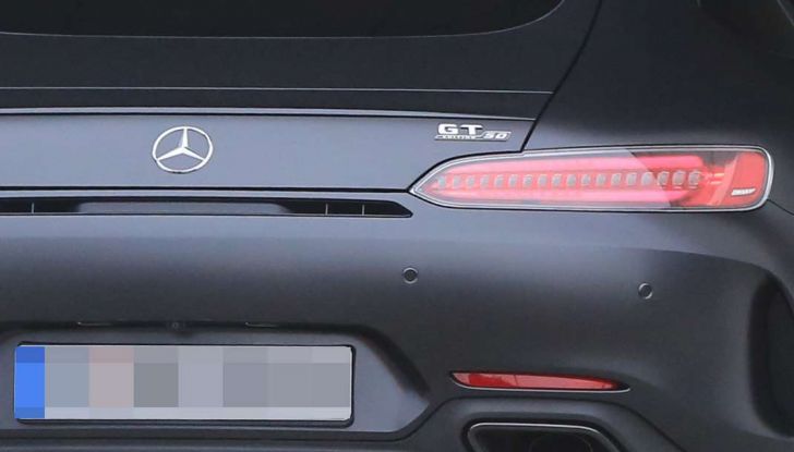 Mercedes AMG GT C Coupé Edition 50 spiata senza veli in anteprima assoluta - Foto 6 di 18