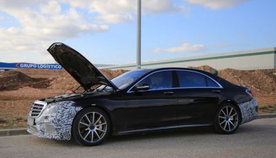 Mercedes Classe S facelift, nuove foto spia con minori camuffature