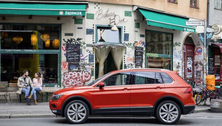Nuova Volkswagen Tiguan, prova su strada della versione 1.6 TDI da 115 CV - Foto 17 di 24