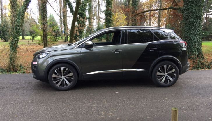 Peugeot 3008 GT: la prova su strada del ​SUV senza compromessi - Foto 13 di 16