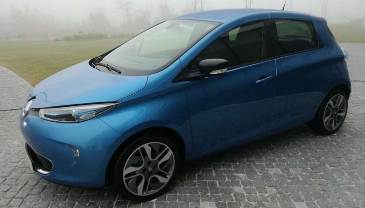 Renault Zoe 40, prova su strada della compatta 100% elettrica - Foto 1 di 15