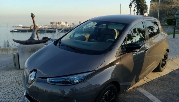 Renault Zoe 40, prova su strada della compatta 100% elettrica - Foto 7 di 15