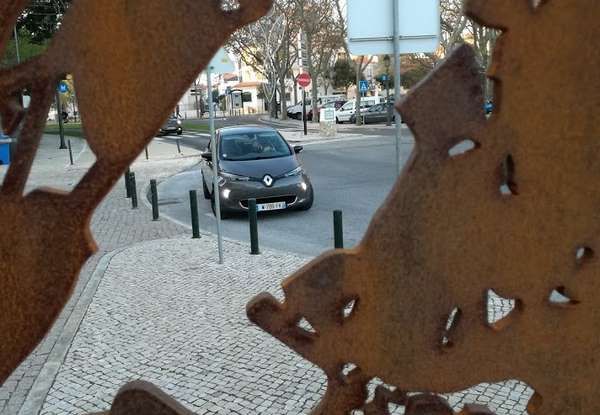 Renault Zoe 40, prova su strada della compatta 100% elettrica - Foto 8 di 15