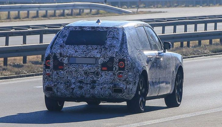Rolls Royce Cullinan, prime foto spia del SUV di lusso atteso per il 2018 - Foto 11 di 11