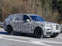 Rolls Royce Cullinan, prime foto spia del SUV di lusso atteso per il 2018