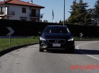 Prova su strada Volvo V40 Cross Country 2016 D2 con Volvo Selekt