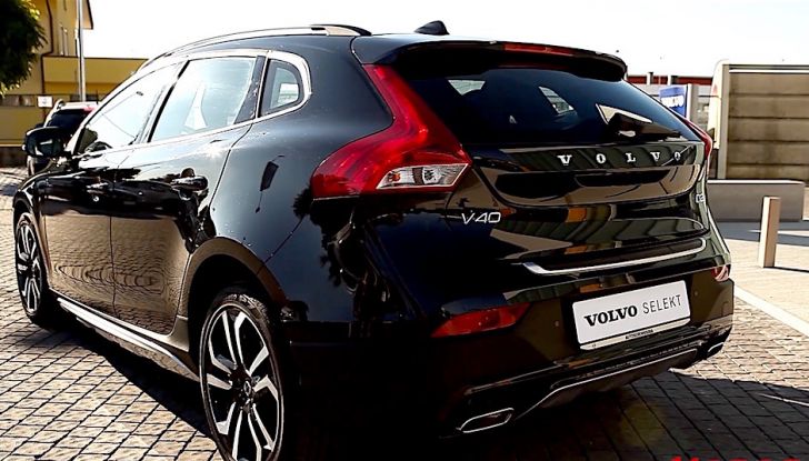 Prova su strada Volvo V40 Cross Country 2016 D2 con Volvo Selekt - Foto 21 di 22