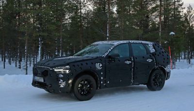 Volvo XC60, nuove foto spia sulla neve della futura generazione