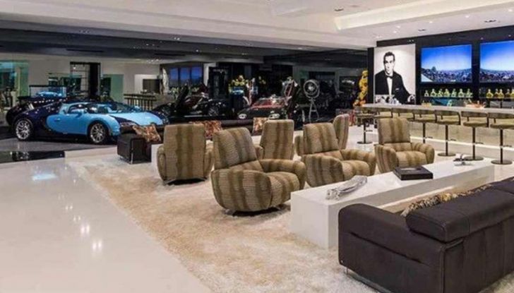 Vendesi villetta compresa collezione supercar a 250 mln dlr