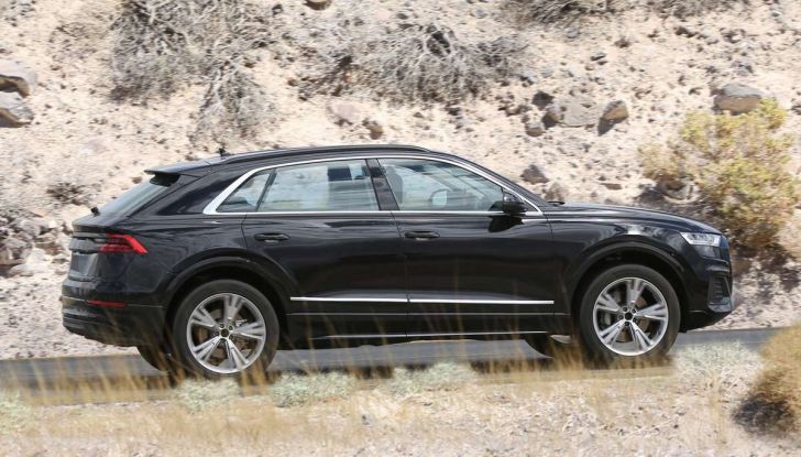 Audi Q8 2018, nuove foto spia del SUV tedesco - Foto 4 di 22