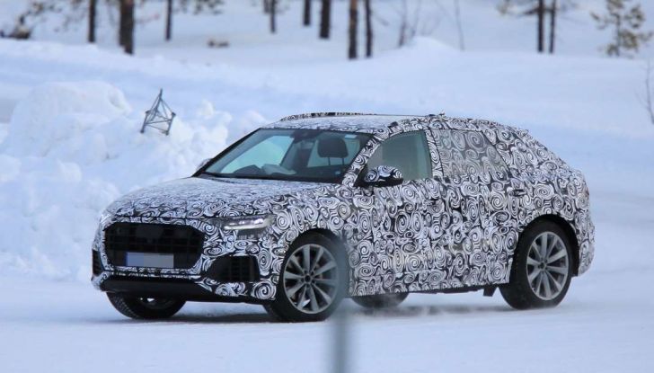 Audi Q8, prime foto spia del SUV 2018