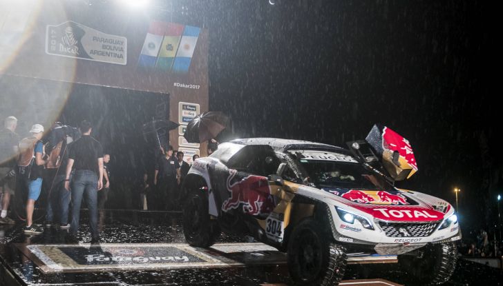 Le Peugeot 3008DKR entrano in gara! - Foto 2 di 5