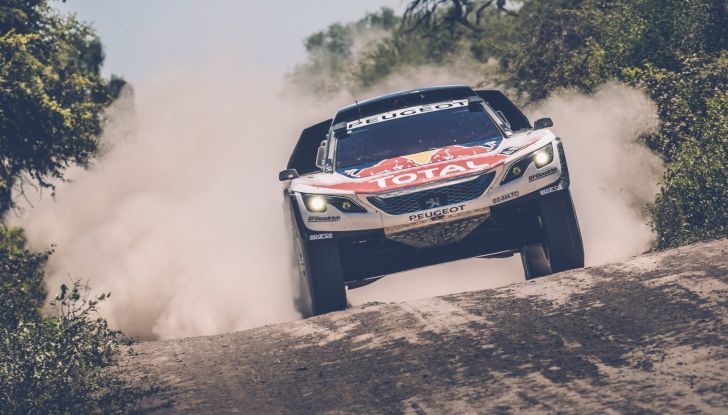 La Peugeot 3008DKR vince la sua prima tappa alla Dakar - Foto 1 di 6