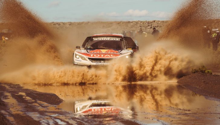 Tripletta delle Peugeot 3008DKR nella seconda parte della tappa marathon - Foto 1 di 5