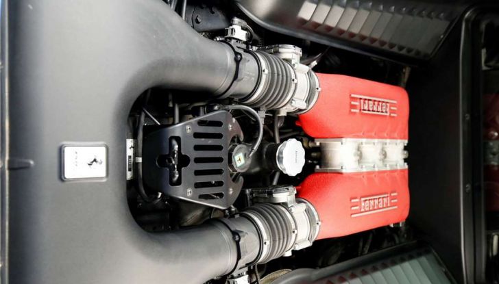 La Ferrari 458 Italia Liberty Walk di Justin Bieber in vendita all'asta vano motore